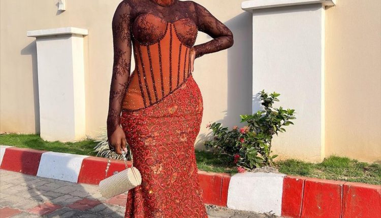 Latest Aso Ebi Styles 2023 For African Ladies (2)