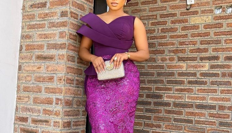 Latest Aso Ebi Styles 2023 For African Ladies (4)