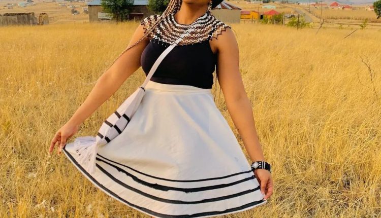 Gorgeous Xhosa Traditional Attires for African Weddings 2023  (8)