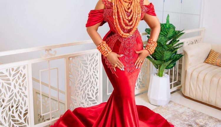 Latest Aso Ebi Lace Styles for African Ladies 2023 (3)