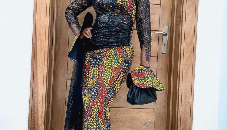 Latest Aso Ebi Lace Styles for African Ladies 2023 (8)