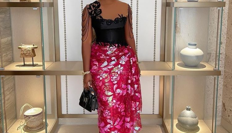 Best Aso Ebi Dresses Styles 2023 For Ladies (3)