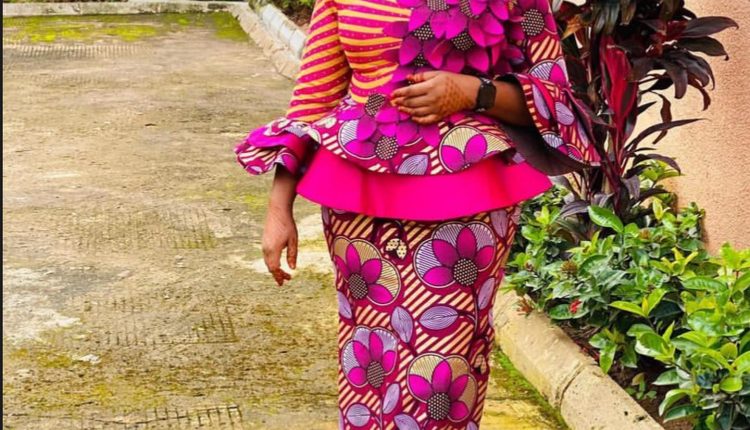 Pretty Aso Ebi patterns For African Ladies 2023 (12)