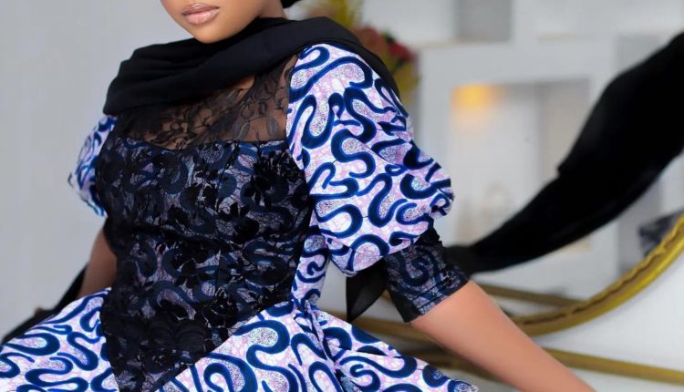 Stunning Aso Ebi Styles Dresses For Women 2023  (13)