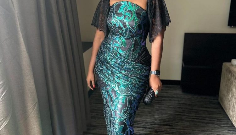 Stunning Aso Ebi Styles Dresses For Women 2023  (9)