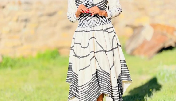 Modern Xhosa Traditional Dresses For Ladies 2023 (1)