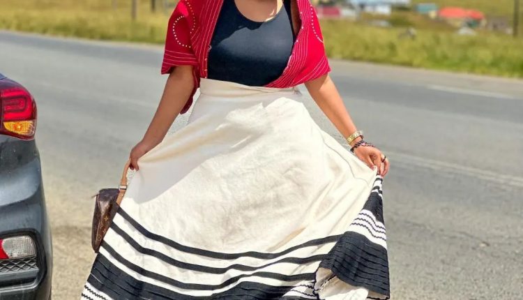 Modern Xhosa Traditional Dresses For Ladies 2023 (8)